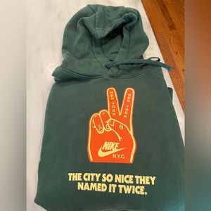 NIKE LONG SLEEVE NYC HOODIE